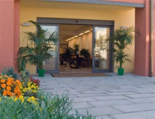 Hotel Inn Hotel 3*