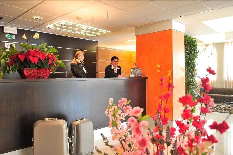 Hotel Inn Hotel 3*