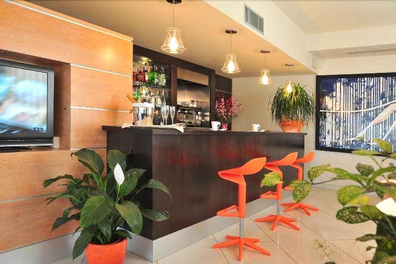 Hotel Inn Hotel 3*