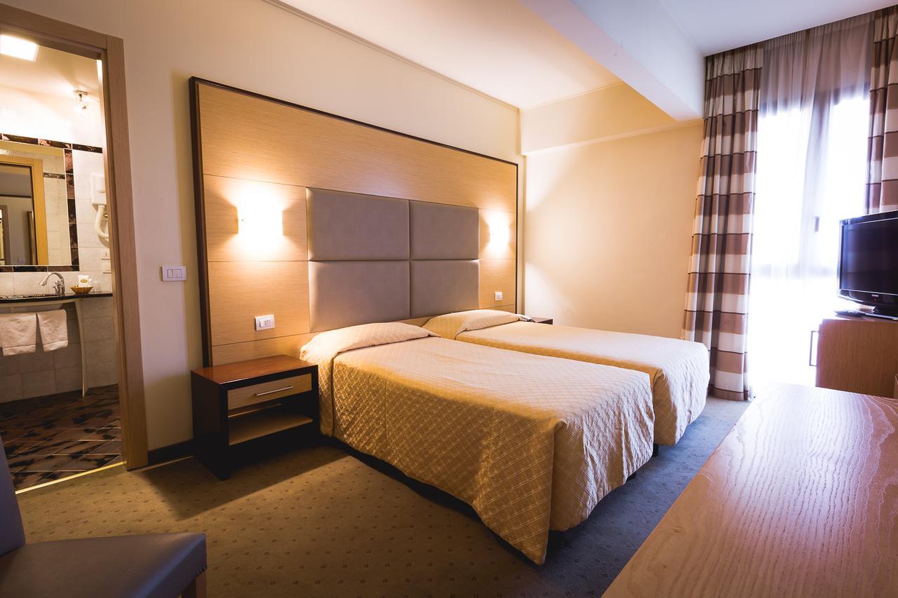 Inn Hotel Hotel
